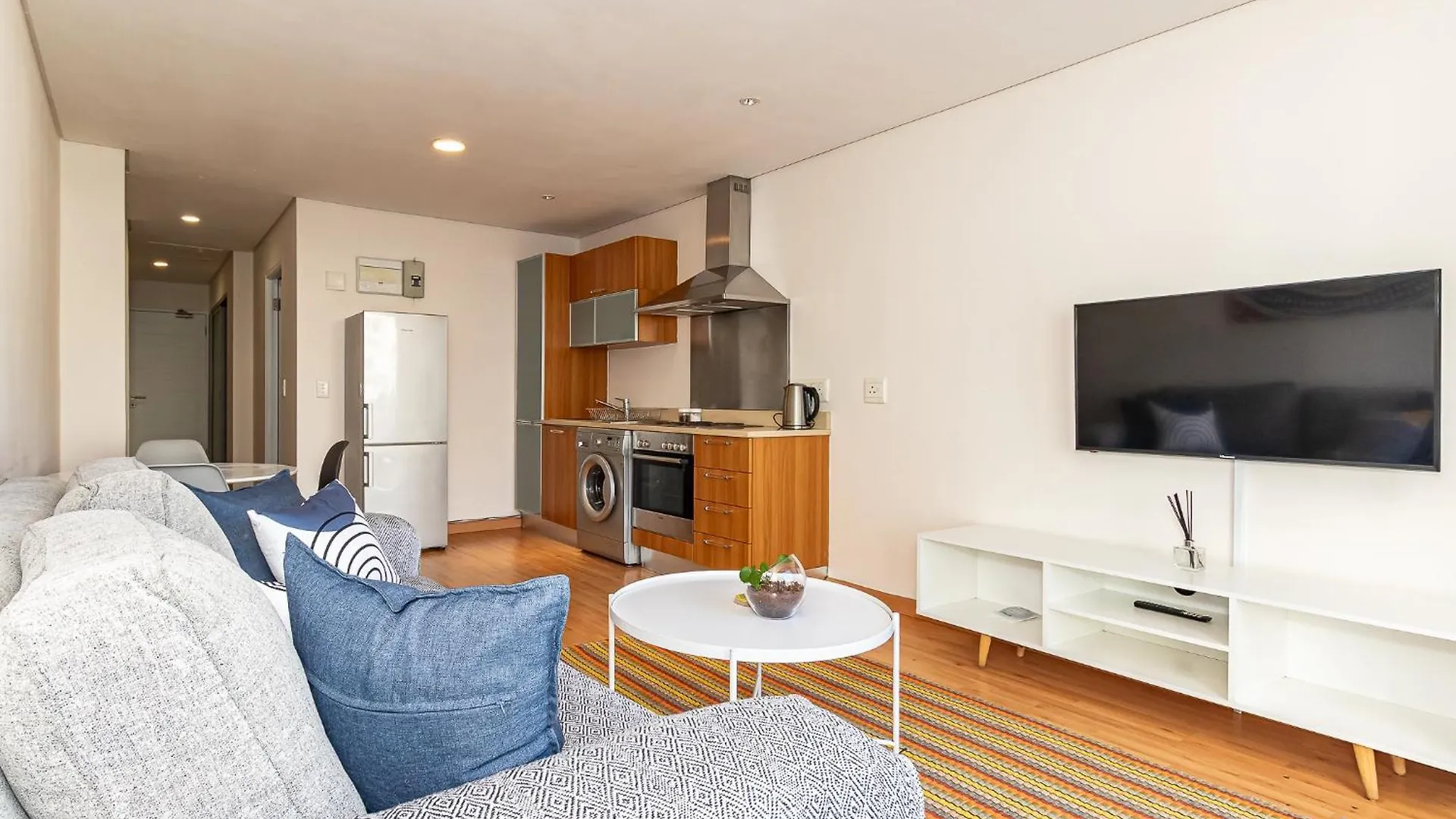 Daire Pristine 1 Bedroom Unit In The City With Balcony Cape Town Güney Afrika